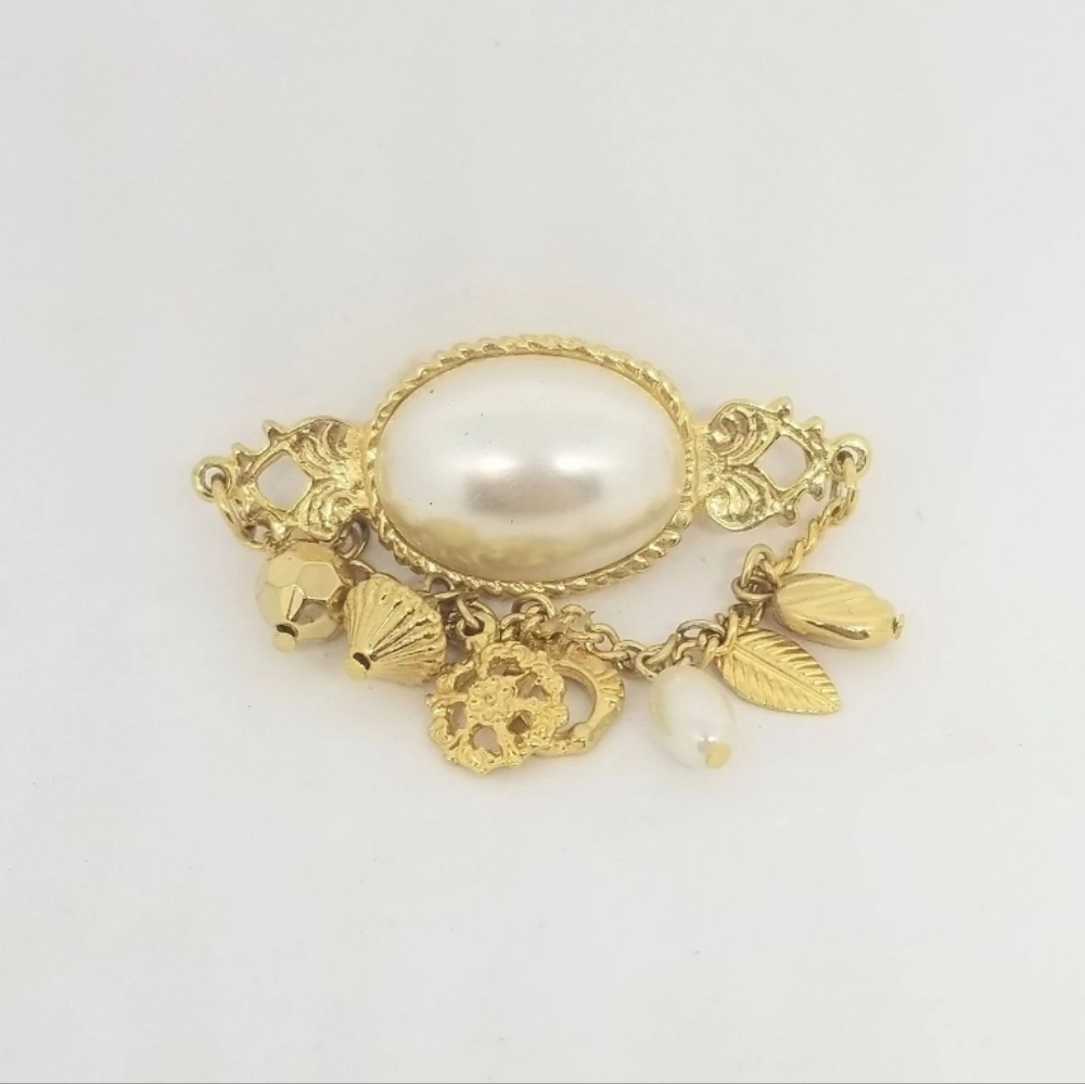Vintage Large Pearl Victoria Style Brooch With charms - Picture 5 of 5